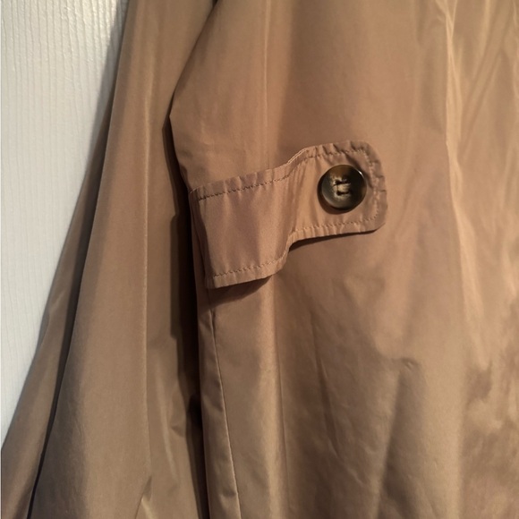 White Stag Sz 2X Tan Rain Trench Coat w pockets/built in back belt details, hood - Picture 9 of 10